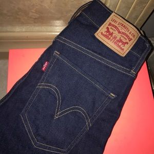 Levi’s High Waisted Ankle Jeans